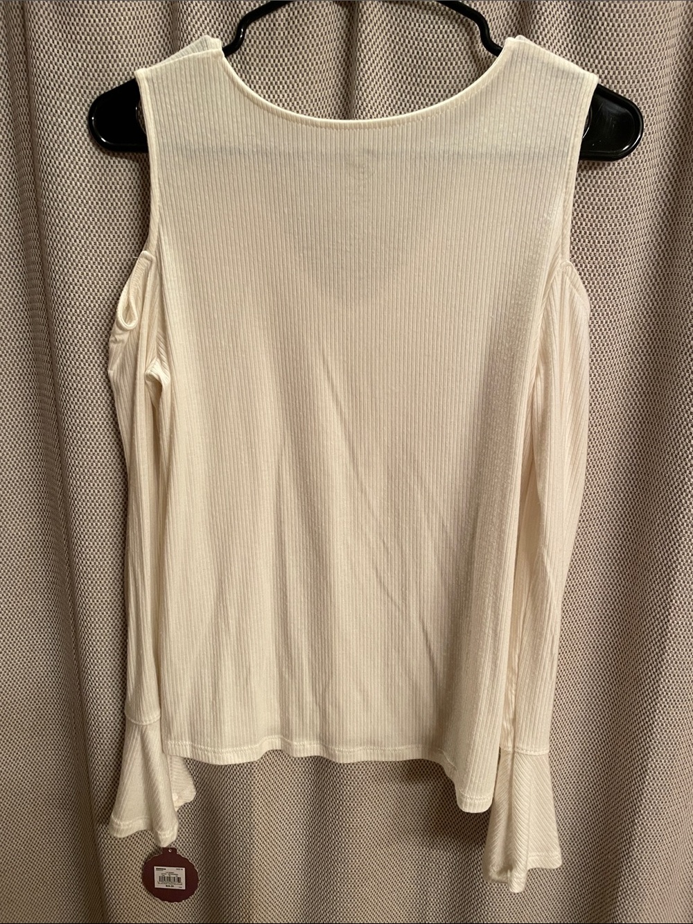 SO Cream Ribbed V-Neck Cold-Shoulder Top - Picture 5 of 11